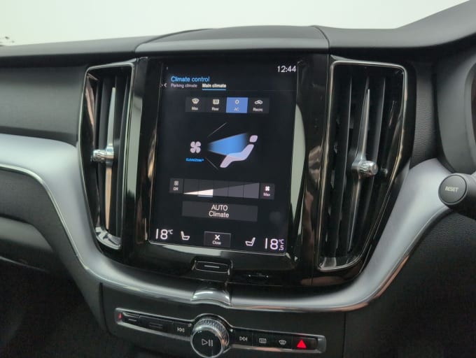 2025 Volvo Xc60