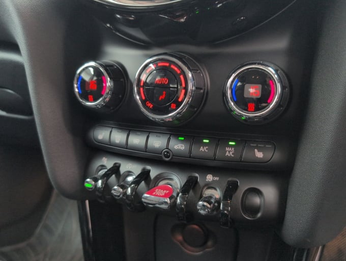 2025 Mini Hatch