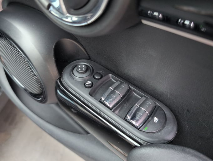 2025 Mini Hatch