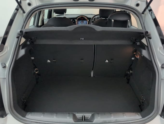 2025 Mini Hatch
