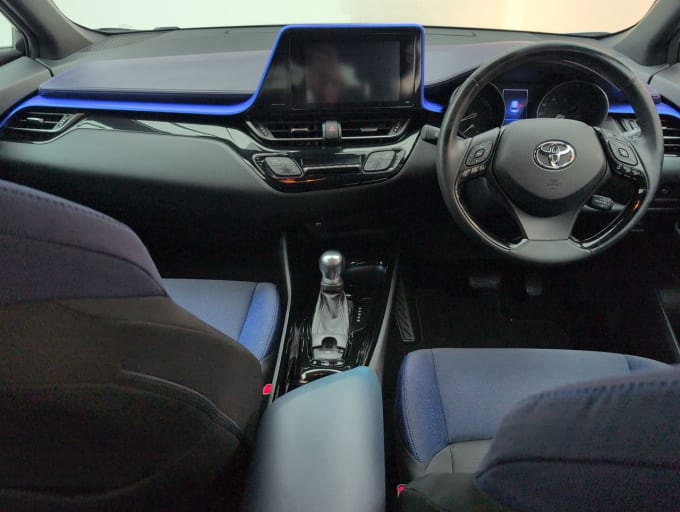 2025 Toyota C-hr