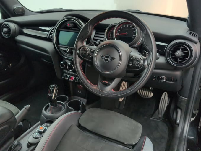 2025 Mini Hatch