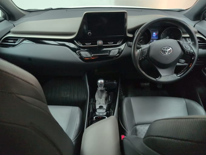 2025 Toyota C-hr