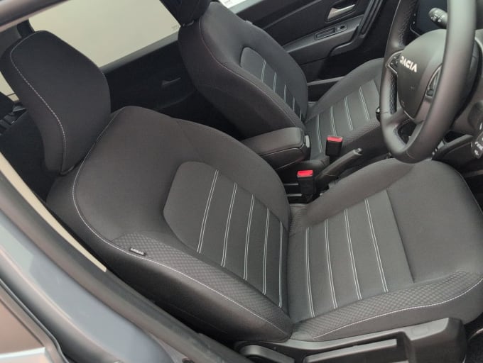 2025 Dacia Duster