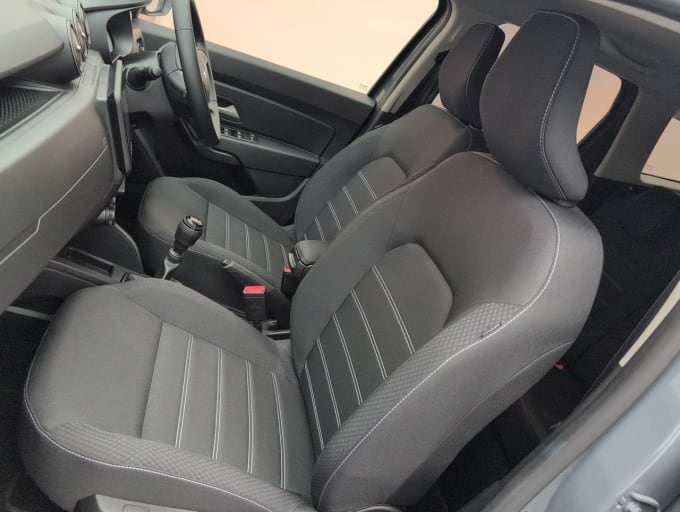 2025 Dacia Duster