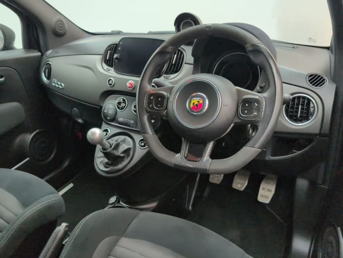 2025 Abarth 595