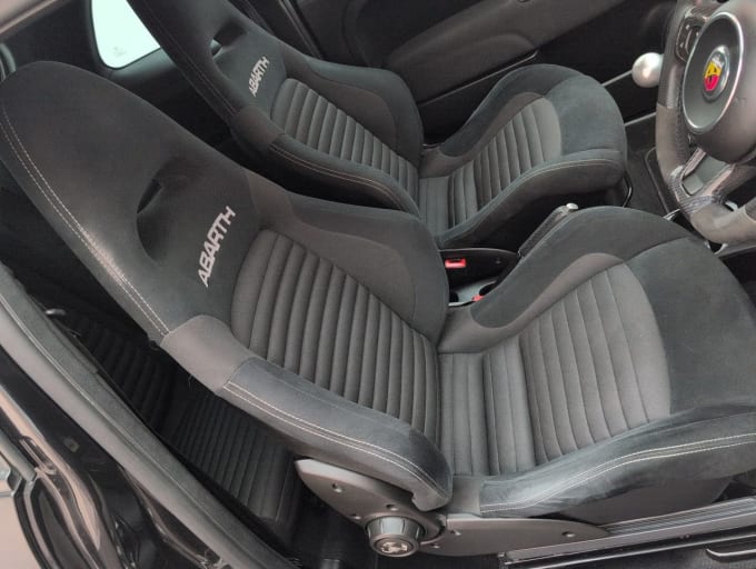 2025 Abarth 595