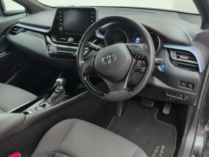 2025 Toyota C-hr