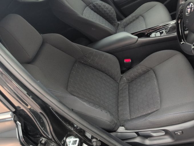 2025 Toyota C-hr