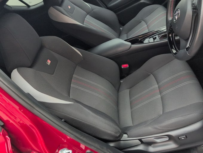 2025 Toyota C-hr