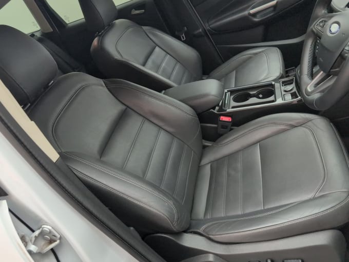 2025 Ford Kuga