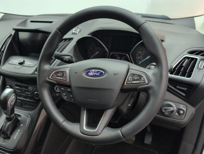 2025 Ford Kuga