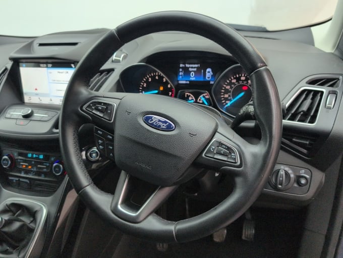 2025 Ford Kuga