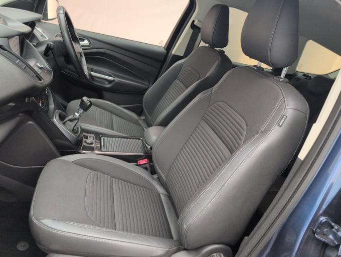 2025 Ford Kuga