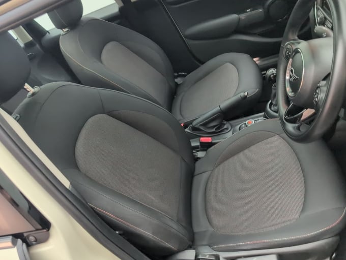 2025 Mini Hatch