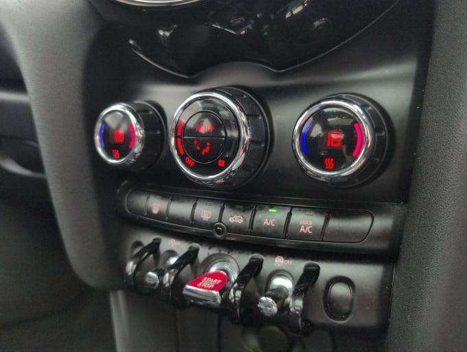 2025 Mini Hatch