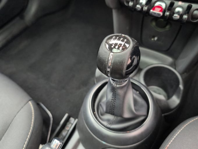 2025 Mini Hatch