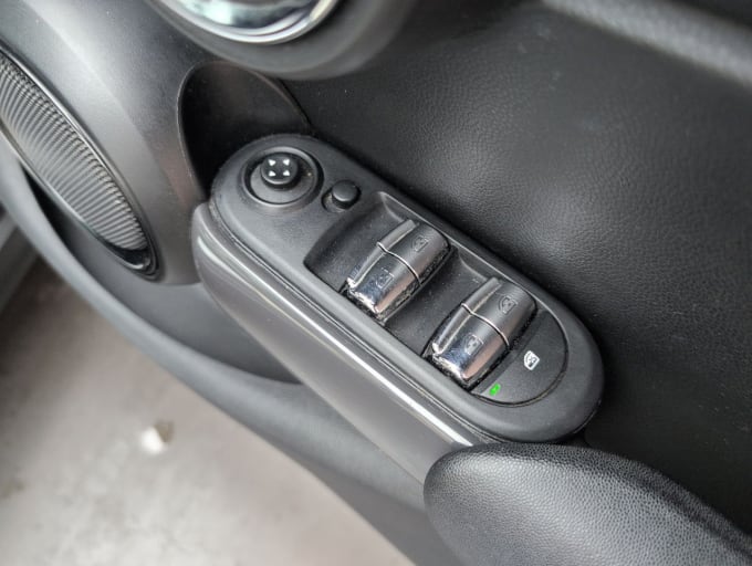2025 Mini Hatch