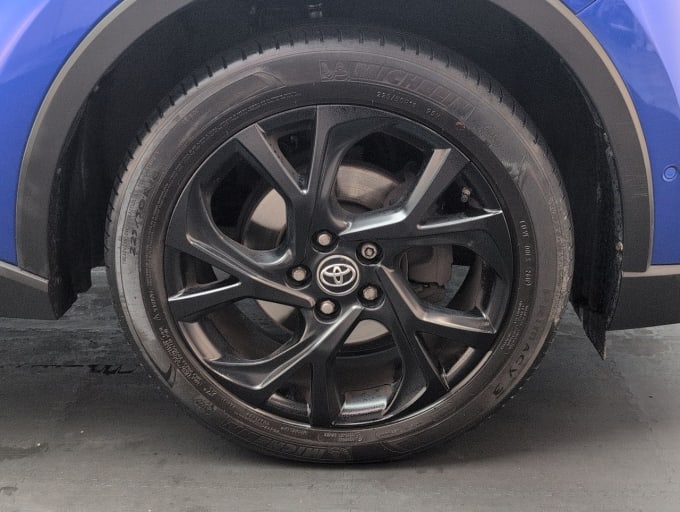 2025 Toyota C-hr