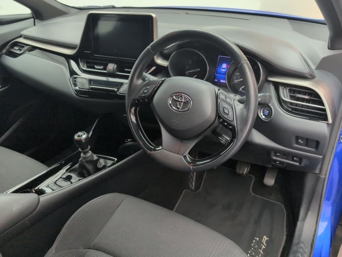 2025 Toyota C-hr