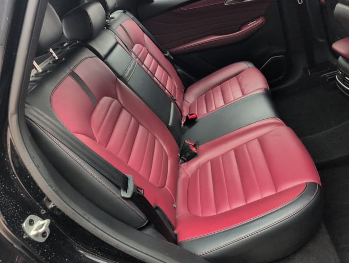 2025 Mg Mg Hs
