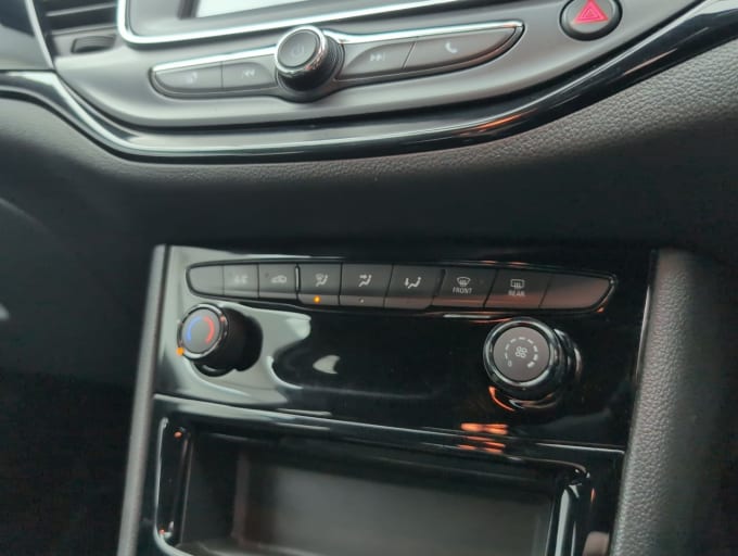 2025 Vauxhall Astra