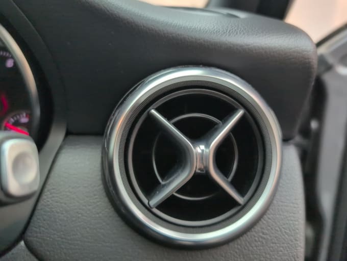 2025 Mercedes-benz 180