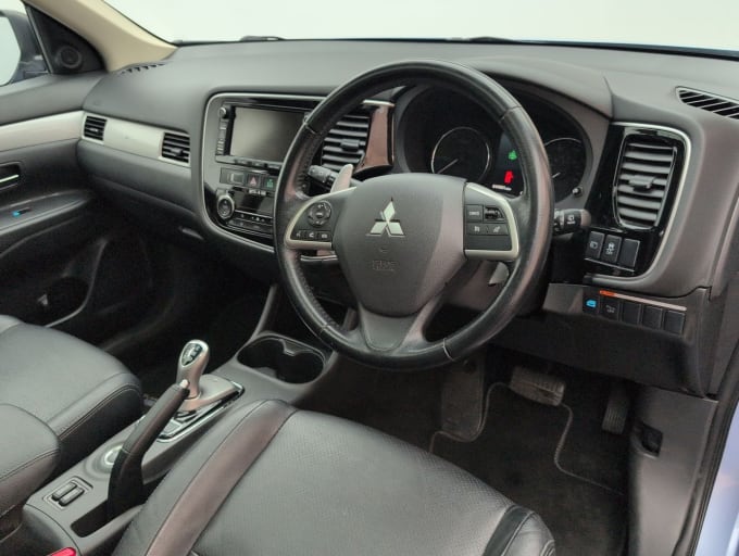 2025 Mitsubishi Outlander