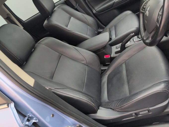 2025 Mitsubishi Outlander