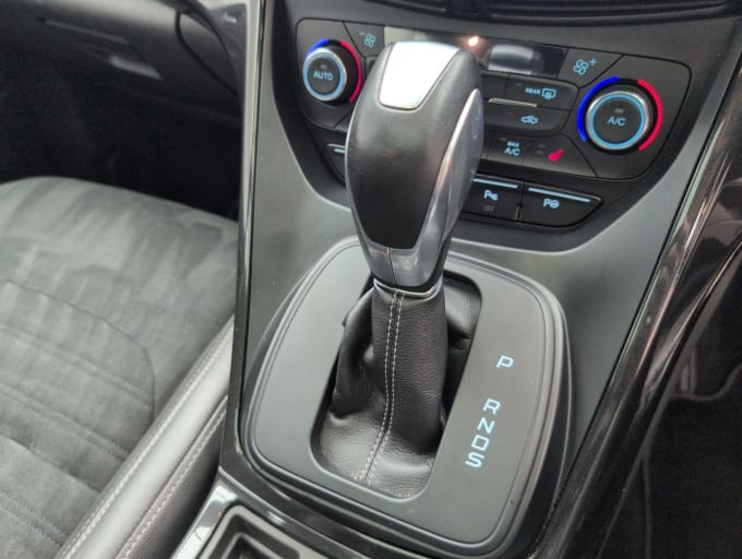 2025 Ford Kuga