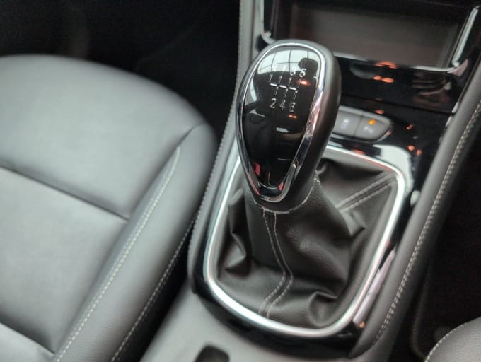 2025 Vauxhall Astra