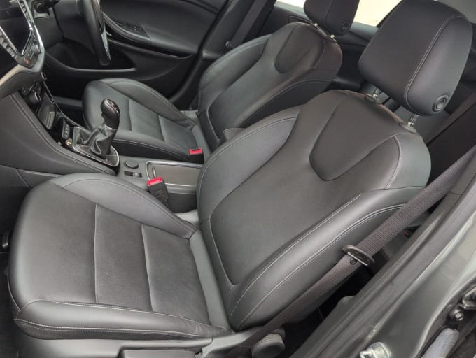 2025 Vauxhall Astra