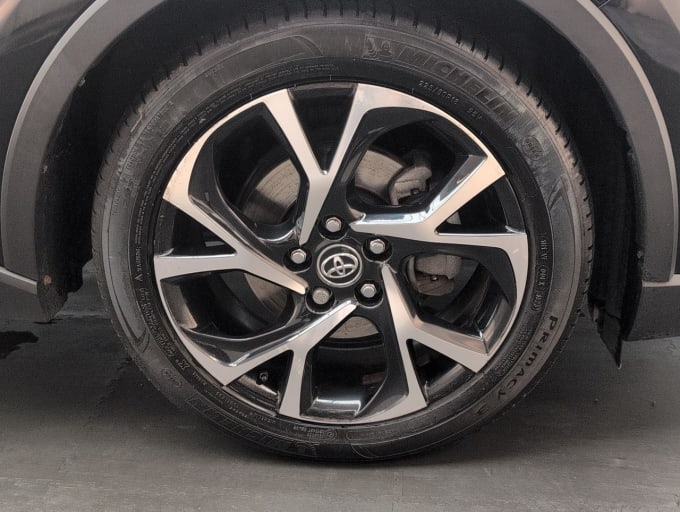 2025 Toyota C-hr