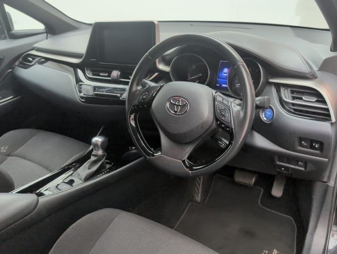 2025 Toyota C-hr