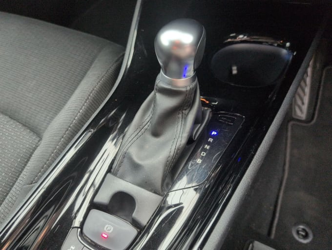 2025 Toyota C-hr