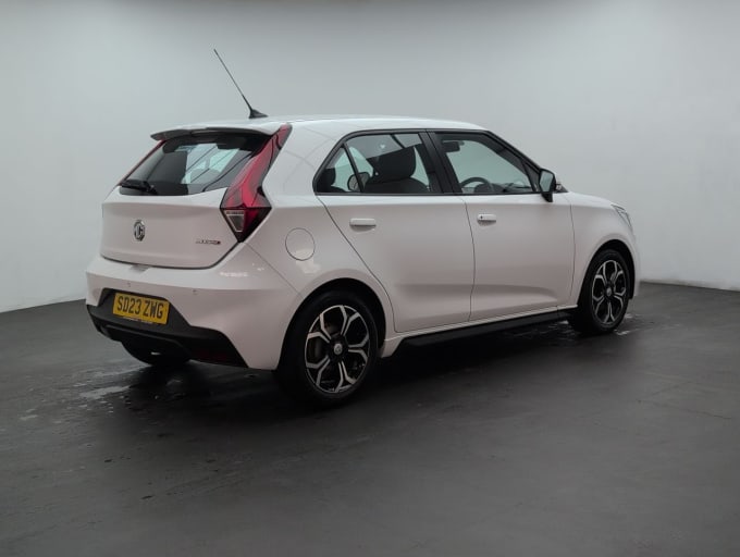 2025 Mg Mg3