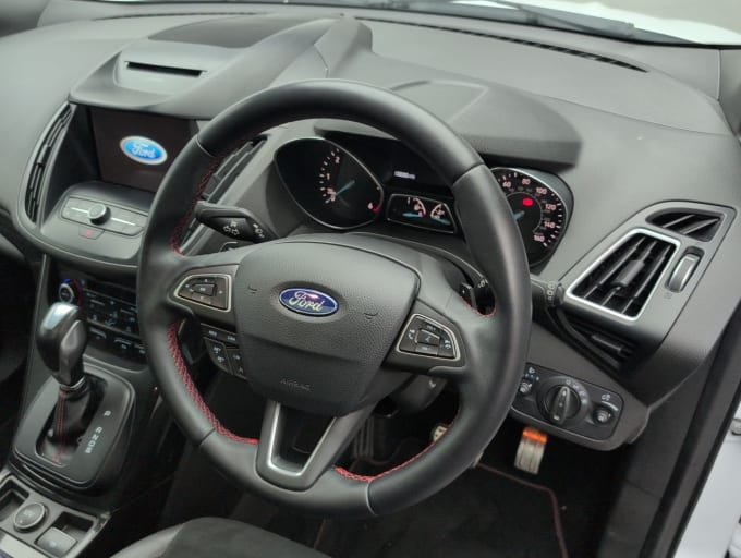 2025 Ford Kuga