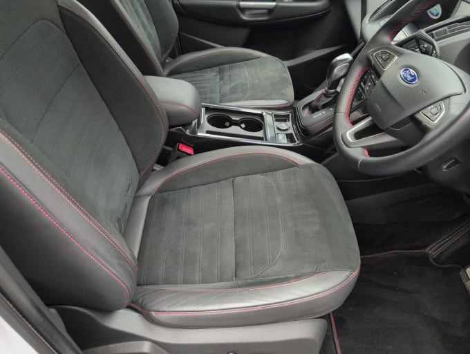 2025 Ford Kuga