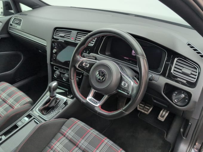 2025 Volkswagen Golf