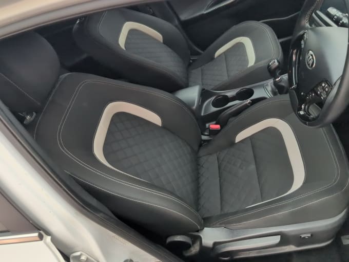 2025 Kia Ceed