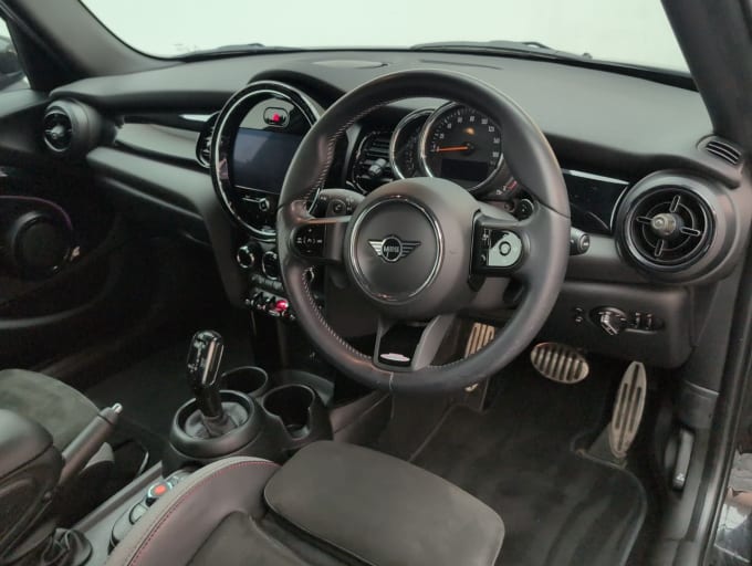 2025 Mini Hatch