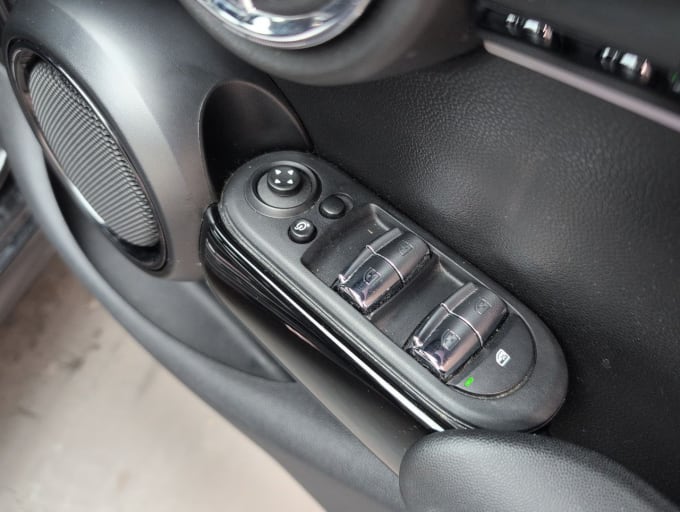 2025 Mini Hatch