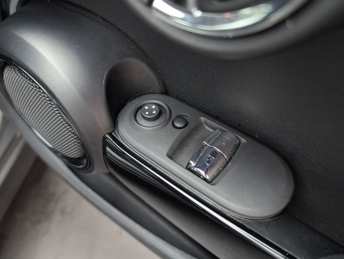 2025 Mini Hatch