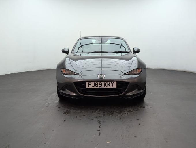 2025 Mazda 121