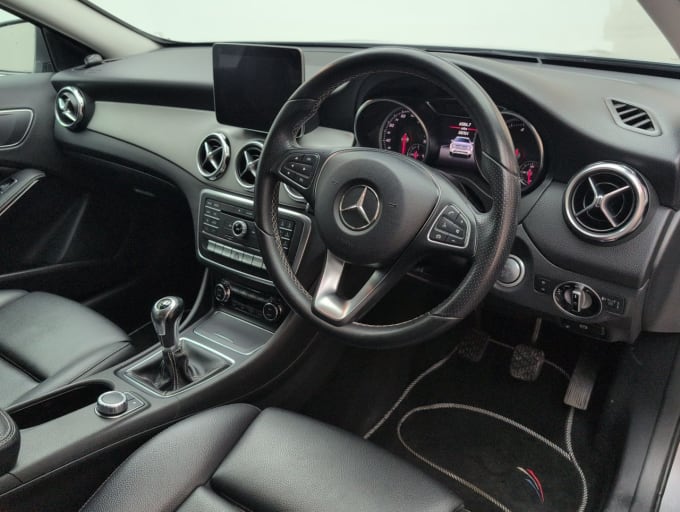 2025 Mercedes-benz 180