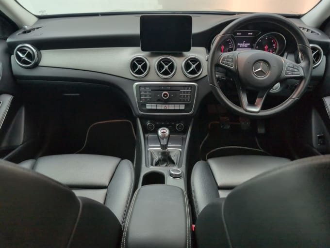 2025 Mercedes-benz 180