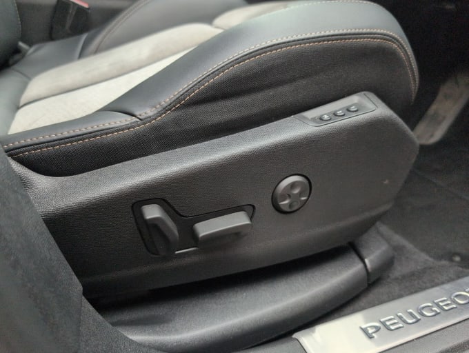 2025 Peugeot 3008