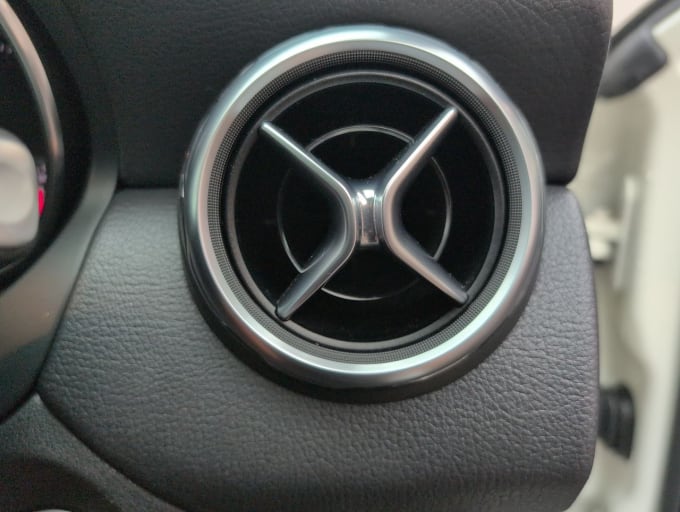 2025 Mercedes-benz 180