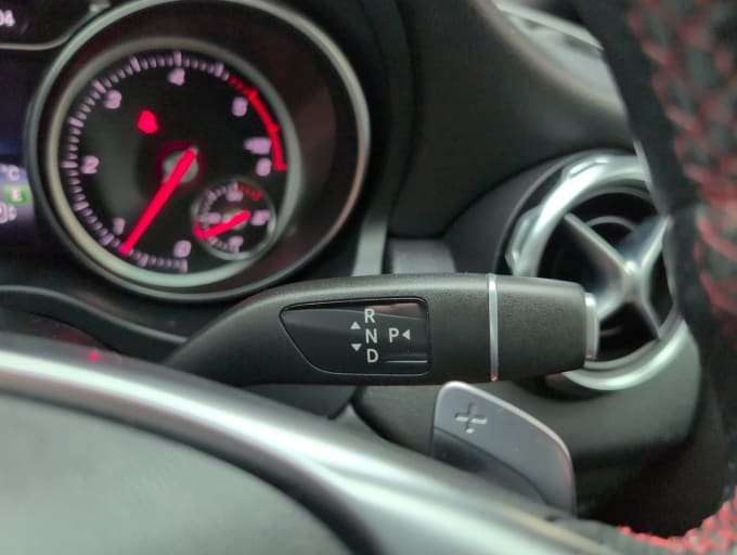 2025 Mercedes-benz 180