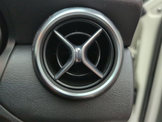 2025 Mercedes-benz 180